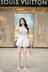 Quần short taffta xếp li trắng