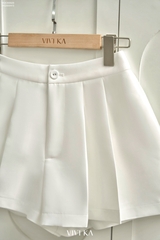 Quần short taffta xếp li trắng