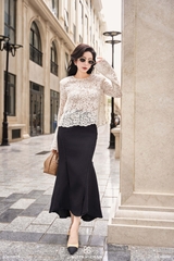 Áo Emberly ren hoa cổ tròn tay dài