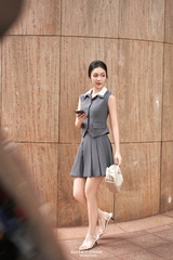 Chân váy xếp ly kẻ sọc