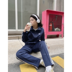 Đồ bộ Thể thao Nữ Adidas BTWM9  chất umi quần ống xuông, Cổ bẻ 3 sọc không xù chất thoải mái dễ chịu, set thu đông vnxk