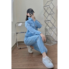 Bộ Quần Áo gió Thể Thao nữ Adidas Họa Tiết Né Sọc Nhỏ, Dáng Sporty Chất Gió mềm Cao Cấp, in lưng, túi quần có khóa Bgwm1