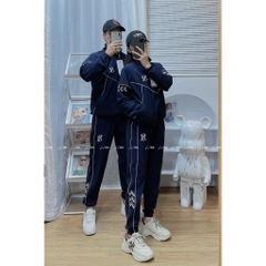 Bộ Quần Áo gió Thể Thao nữ Adidas Họa Tiết Né Sọc Nhỏ, Dáng Sporty Chất Gió mềm Cao Cấp, in lưng, túi quần có khóa Bgwm1
