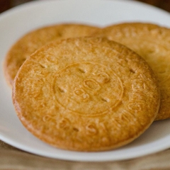 Bánh quy bơ Pháp La Grande Galette French Butter Cookies 600gr date 2025 - Hàng Mỹ