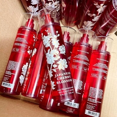Xịt thơm body Japanese Cherry Blossom hương nồng nàn tươi tắn - Bath And Body Works 236ml - Chính hãng Mỹ
