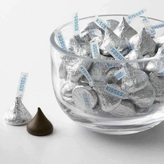 KẸO SOCOLA KISSES MỸ 1.47 kg date 4/25