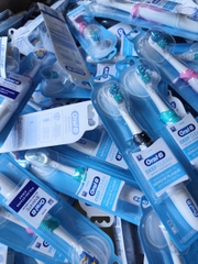 Bàn chải pin Oral -B từ Mỹ