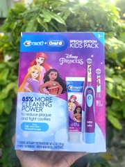 Nguyên set Bàn chải điện + kem crest và đầu thay bàn chải trẻ em Oralb dành cho trẻ em từ 3 tuổi. hàng Mỹ