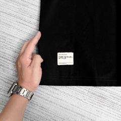 Áo thun Gasi Đen Hoa cúc sơn