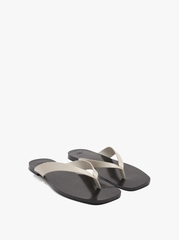 Sandals nữ đế bệt PARFOIS Flat leather sandals màu trắng - Giày da xuất dư sang Mỹ, Âu