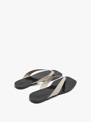Sandals nữ đế bệt PARFOIS Flat leather sandals màu trắng - Giày da xuất dư sang Mỹ, Âu