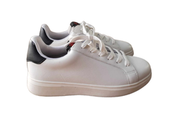 Giày sneaker nữ VNXK Hugo màu trắng, gót đen - Giày nữ xuất dư Âu, Mỹ