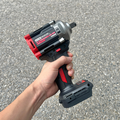 Máy siết bulong sử dụng pin AMAXTOOLS ABL66012SM (chưa có pin sạc)