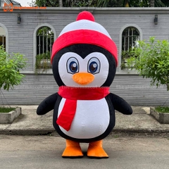 Mascot Hơi Chim Cánh Cụt Quàng Khăn Đỏ