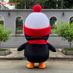 Mascot Hơi Chim Cánh Cụt Quàng Khăn Đỏ