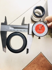 PHỐT BƠM 560A-38 (phốt cao)