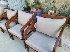 xu-huong-chon-ban-ghe-sofa-cho-quan-cafe-2024