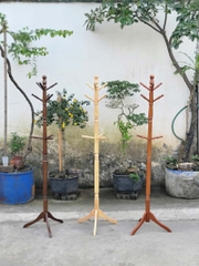 khuyen-mai-cay-treo-quan-ao-go