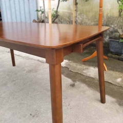 Bàn Ăn Chân Tròn 4 Ghế - Sự Lựa Chọn Hoàn Hảo Cho Không Gian Hiện Đại