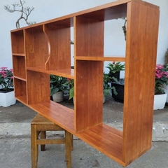 Kệ treo tường gỗ cao su - Giải pháp hoàn hảo cho không gian sống