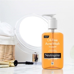 Neutrogena oil-free acne wash facial cleanser for acne-prone skin sửa rửa mặt dành cho da dầu mụn 175ml (MFG:12/21)