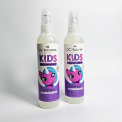 OC Naturals Kids Berry Bliss Detangling Spray xịt gỡ rối tóc cho bé nguồn gốc thực vật 250ml