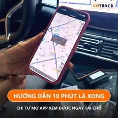 Khách mở ứng dụng trên điện thoại xem vị trí xe ngay sau khi nhận máy A9 Mini