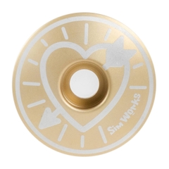 Nắp Chụp Pô Tăng SIMWORKS Heart & Arrow Stem Cap - Gold 2024 Limited