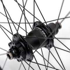 Bánh Bộ Chris King MTN30 AL 29 28H Boost 6-Bolt