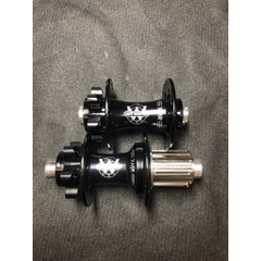 White Industries XMR Hub Set 15x100/142