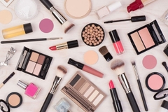 Trọn Bộ Dụng Cụ Makeup Chuyên Nghiệp Gồm Có Những Gì?