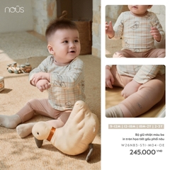 (9M-2Y) NOUS - Bộ giữ nhiệt màu be in tràn họa tiết gấu phối nâu - SS26.T10A
