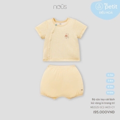 NOUS - Bộ cộc tay cài lệch kẻ vàng in trang trí - SS25.T4A