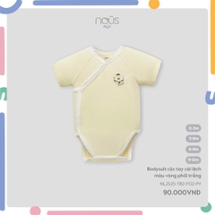 NOUS MINI - Body cộc tay cài lệch màu vàng phối trắng - SS25.T3C