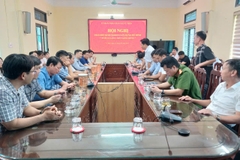 Xã Vạn Xuân: Thăm quan, trao đổi kinh nghiệm xây dựng mô hình nuôi cá lồng trên sông Hồng tại xã Vũ Tiên