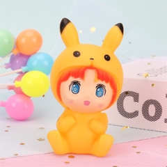 Tượng Em Bé - Búp Bê - PKD - Ngồi - Đội Pikachu