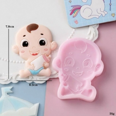 Khuôn Silicon - Em Bé - Bé Trai Ôm Bình Bú 7.8cm