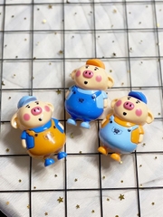 Con Heo - Lợn Nhựa - PKD - Set 3 - Đứng Đội Nón