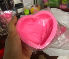 Khuôn Silicon - Em Bé - Bàn Tay Nắm Tim 7cm