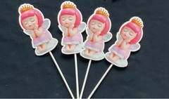 cắm thiên thần chống cằm