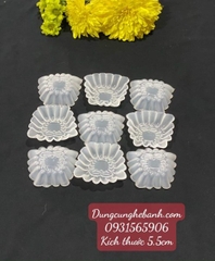 Chum Bánh Bò - Con Cua