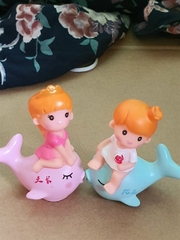 Tượng Em Bé - Búp Bê - PKD - Set 2 - Cặp Ngồi Cá Heo
