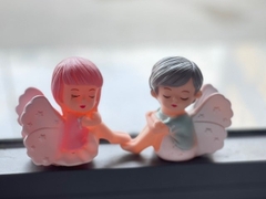 Tượng Thiên Thần - Tiên - Búp Bê Nhựa - PKD - Bé Gái Ngồi Ngủ - Hồng