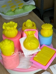 Khuôn Silicon - Tết Túi Tiền $- kích thước 11*9*3.3cm - Túi Vàng Chữ $