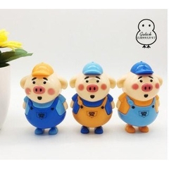Con Heo - Lợn Nhựa - PKD - Set 3 - Đứng Đội Nón