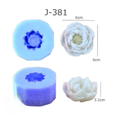 Khuôn Silicon - Hoa Cúc Xoay - Nhuỵ 6cm J-381