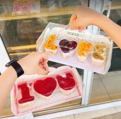 Hộp Nhựa - Ly Chữ LOVE - Kèm Hộp và Giấy Lót