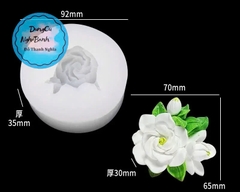 Khuôn Silicon - Chùm Hoa Cúc Kèm Lá - Kèm 2 Nụ 7.1cm