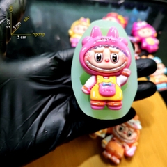 Khuôn Silicon - Labubu Nhỏ - Áo Túi Mèo Nơ