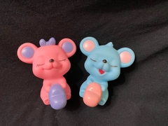 Con Chuột Nhựa - PKD - Set 2 - Ngồi Ôm Tim